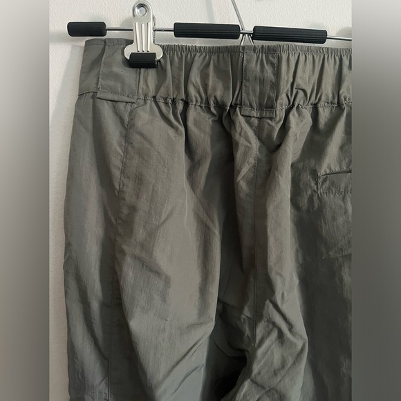 YOUNGLA brand new CARGO (L) eucalyptus color - Picture 5 of 15